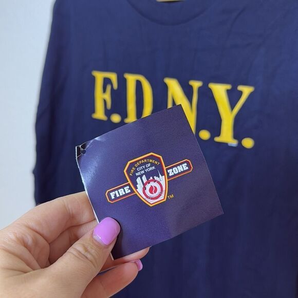 NEW- FDNY- mens navy T-shirt- Size XL - Picture 6 of 6